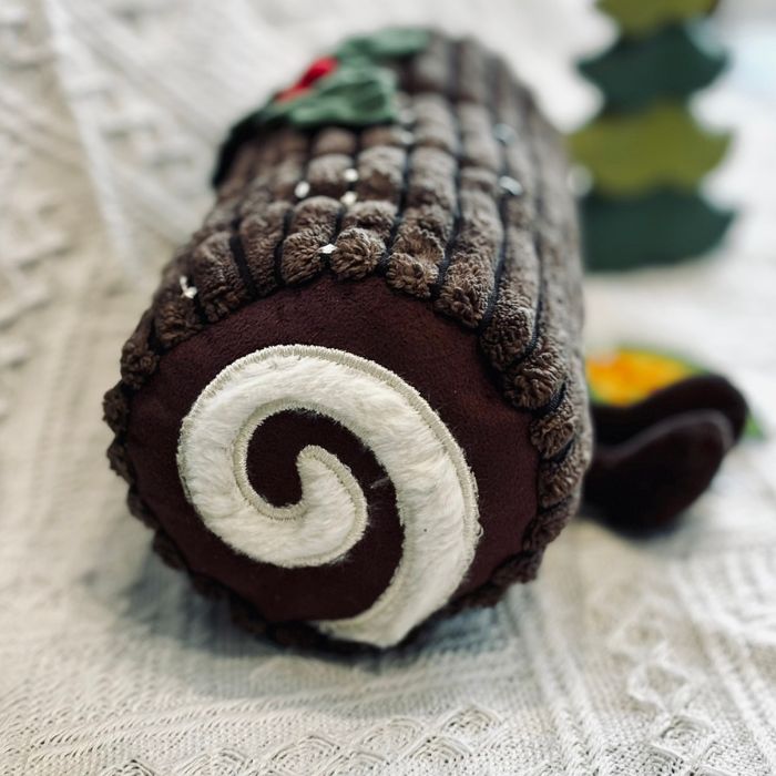 Amuseables Yule Log03